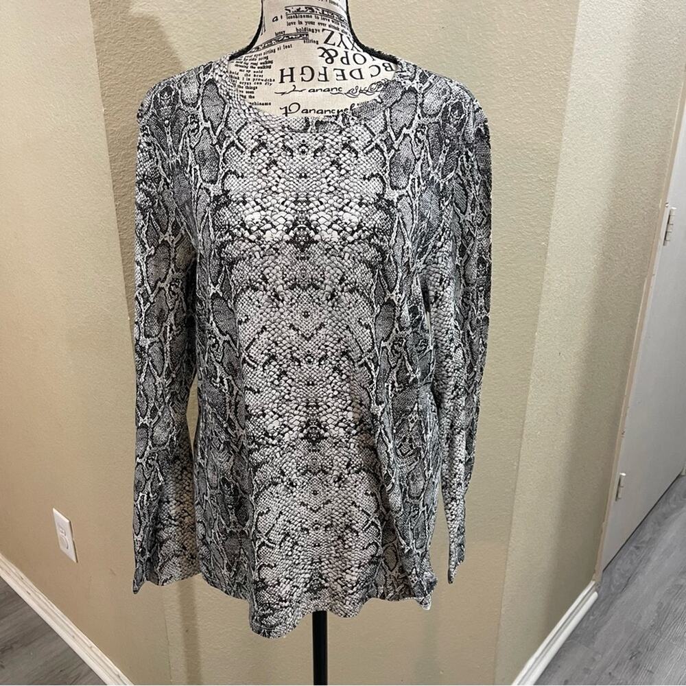 Banana Republic Malibu tee snake print top sz large